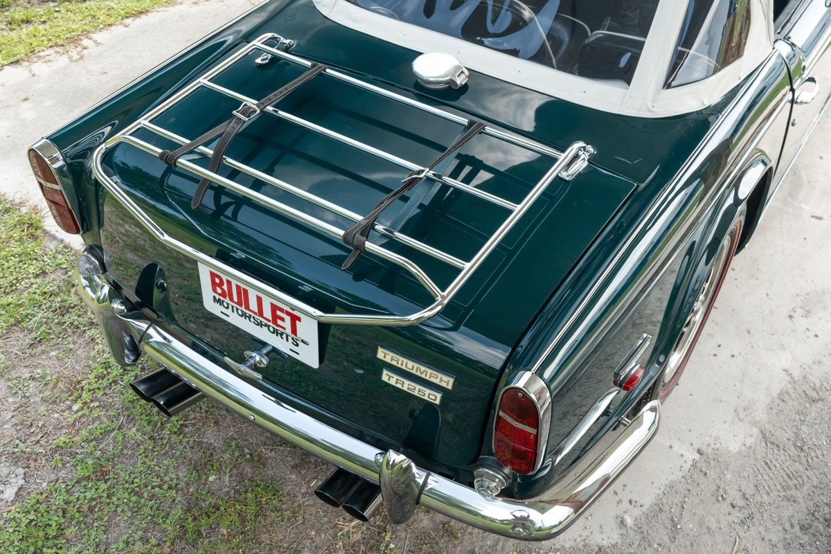 Triumph-TR250-1968-7