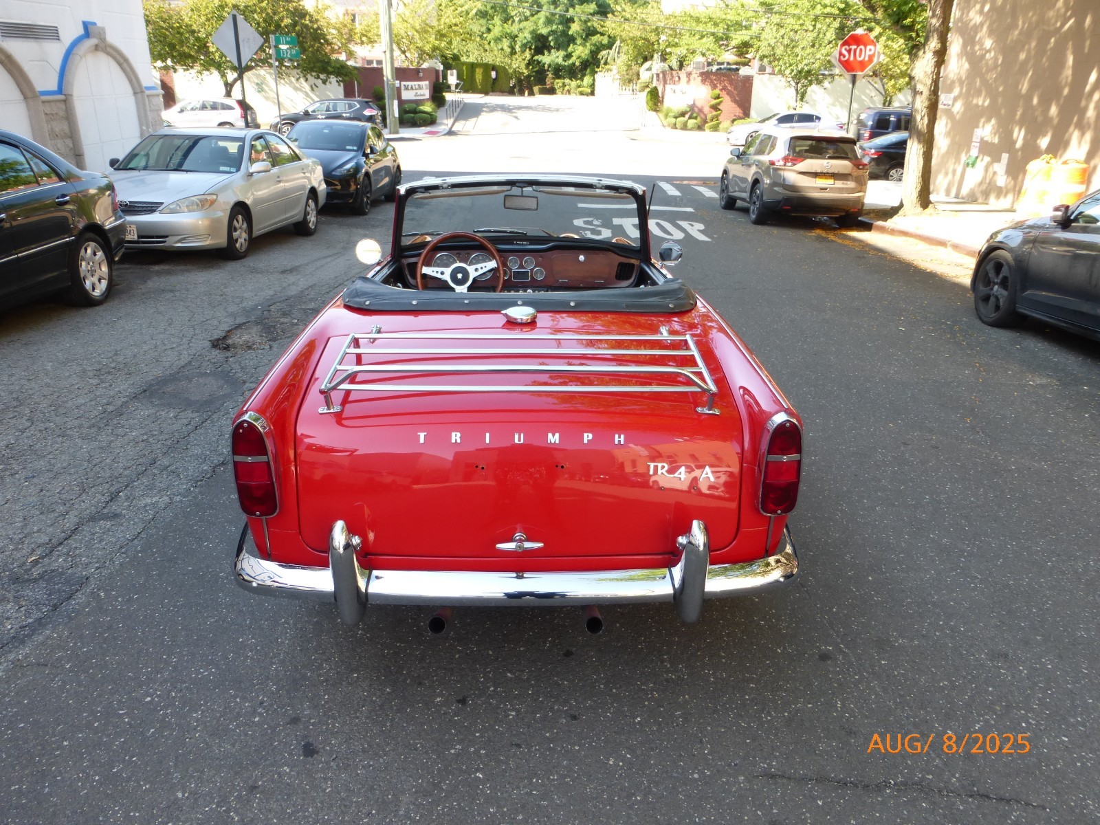 Triumph-TR4A-1966-Convertible-2