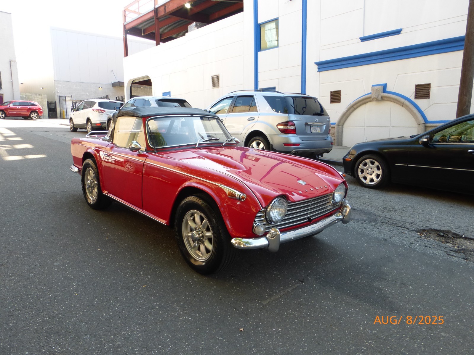 Triumph-TR4A-1966-Convertible-23