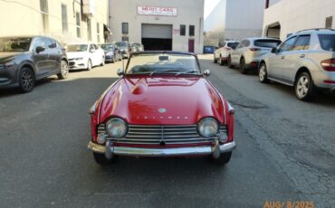 Triumph-TR4A-1966-Convertible