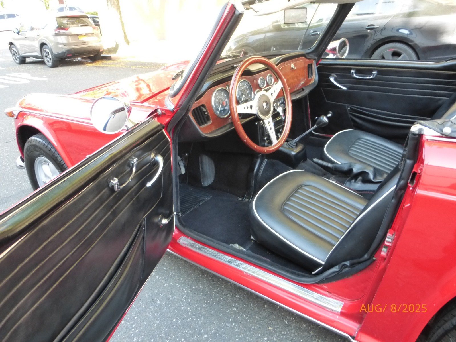 Triumph-TR4A-1966-Convertible-7