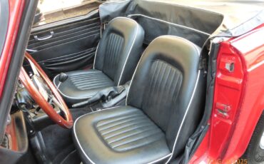 Triumph-TR4A-1966-Convertible-8