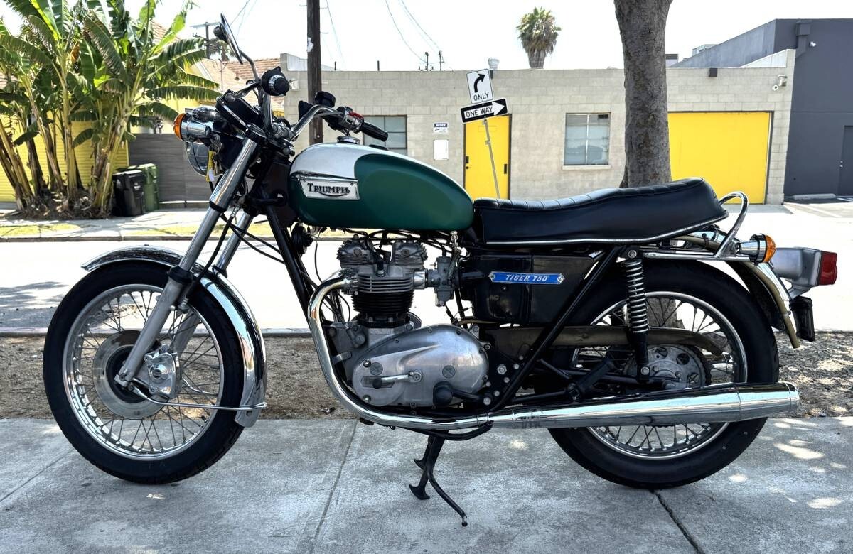 Triumph-Tiger-1977-1