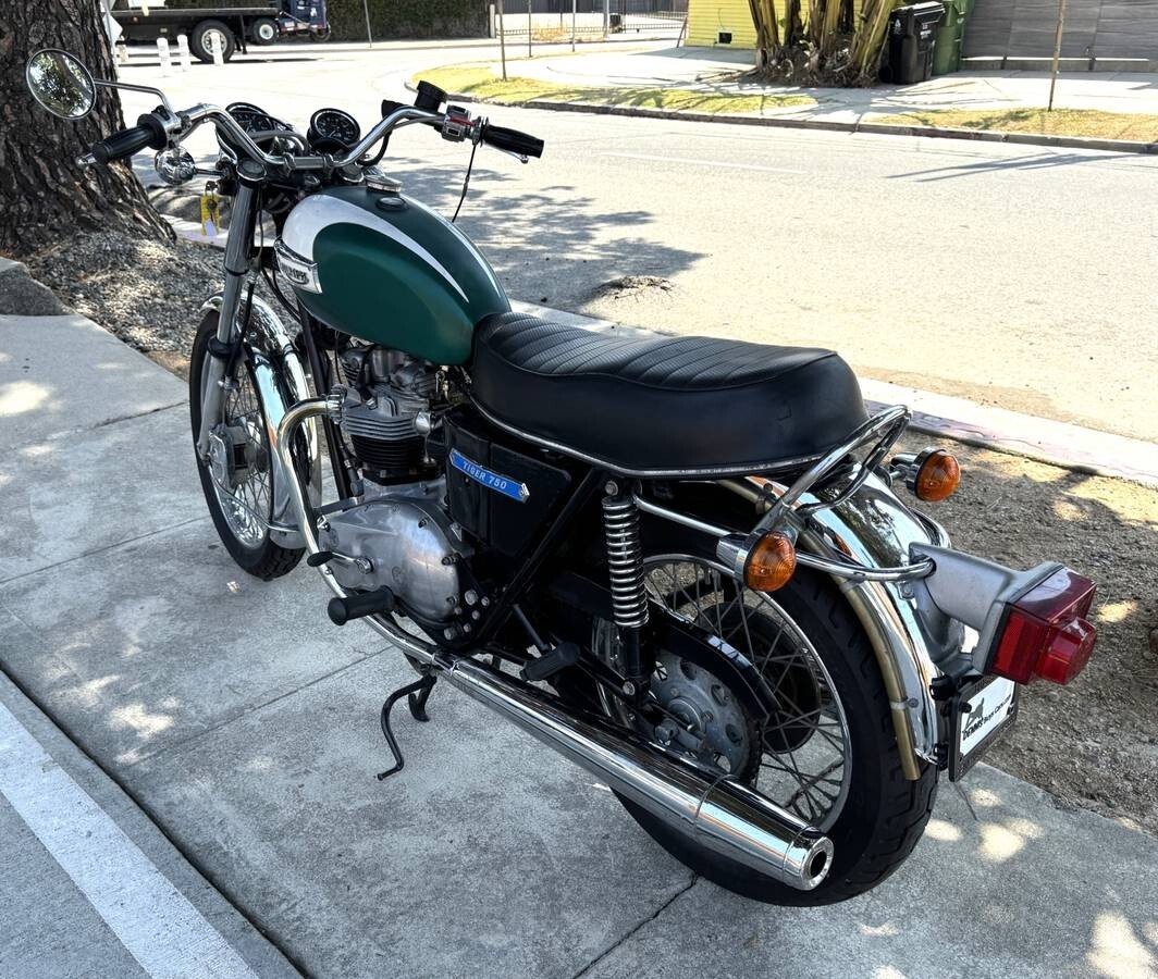 Triumph-Tiger-1977-12