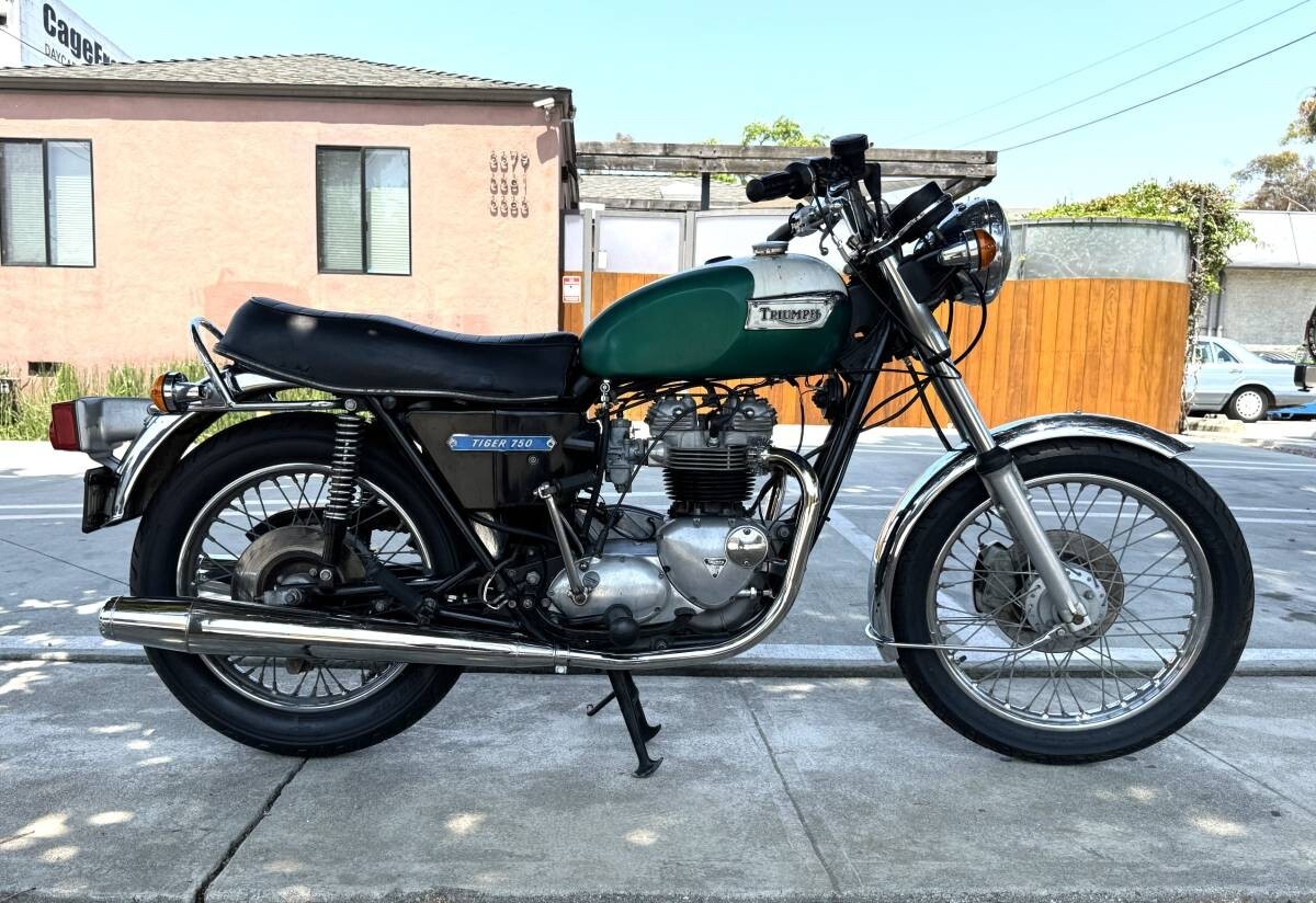 Triumph-Tiger-1977-2