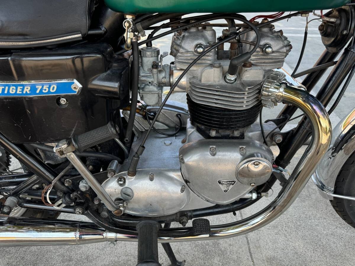 Triumph-Tiger-1977-3