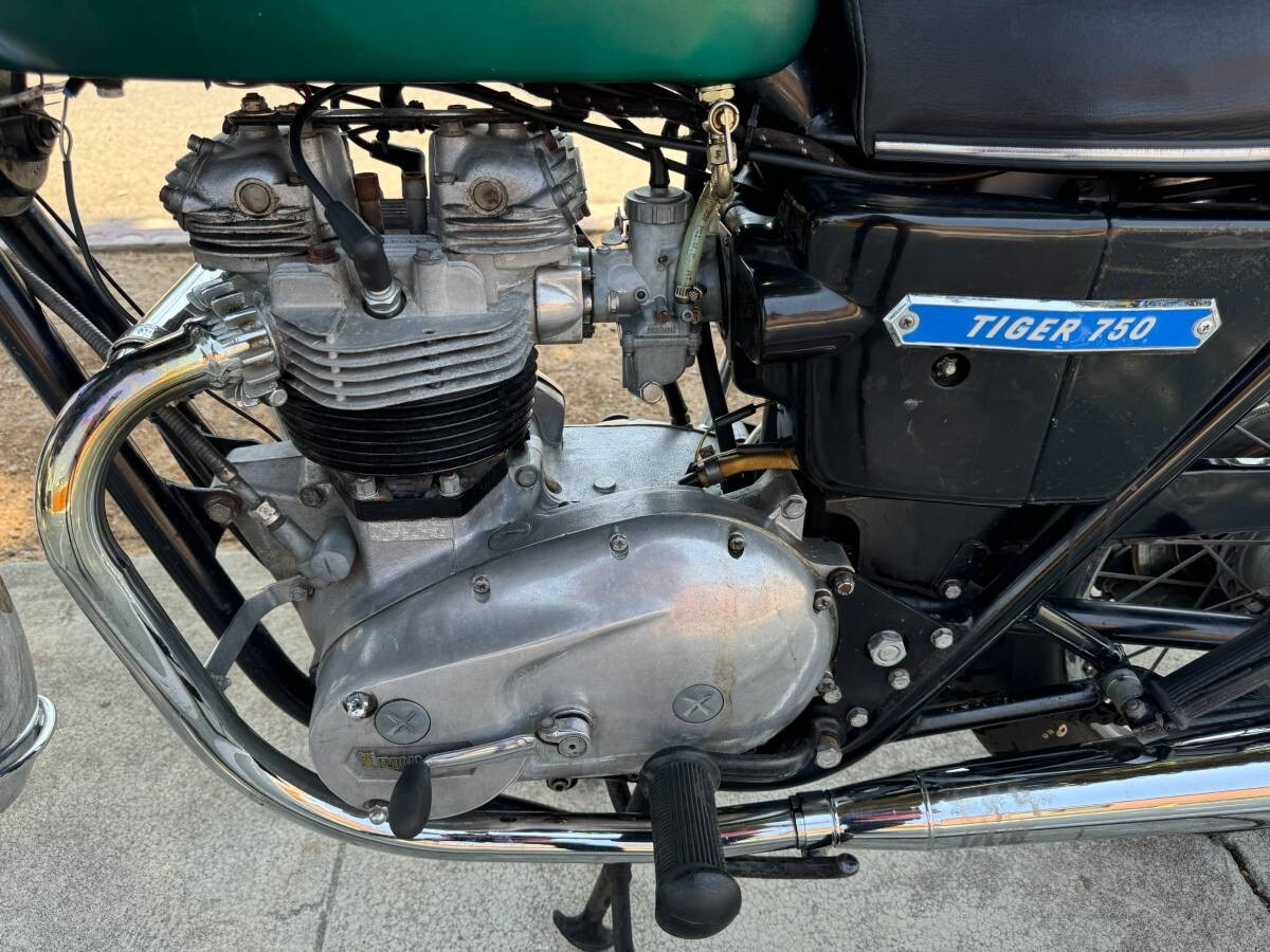 Triumph-Tiger-1977-4