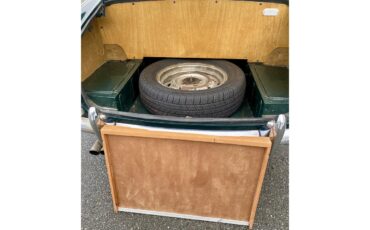 Triumph-Tr250-1968-Green-Tan-10