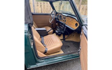 Triumph-Tr250-1968-Green-Tan-14