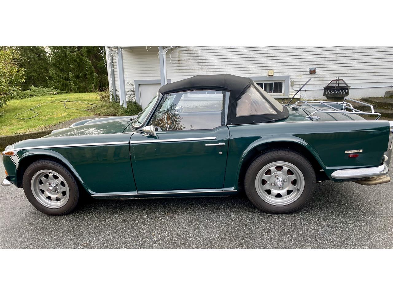 Triumph-Tr250-1968-Green-Tan-5