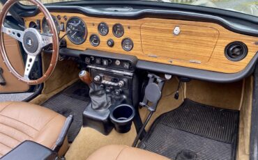 Triumph-Tr250-1968-Green-Tan-7