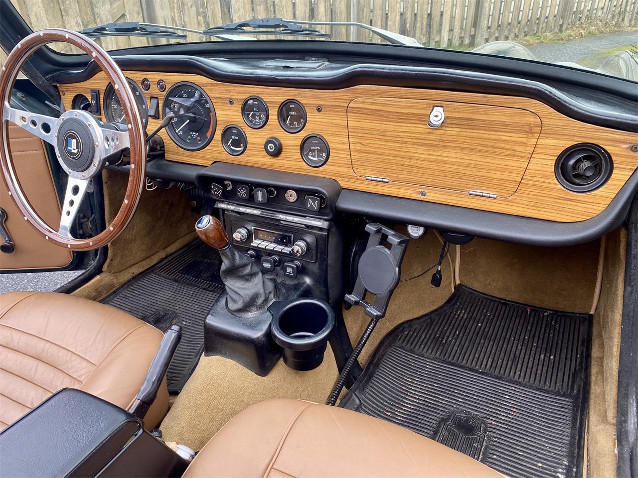 Triumph-Tr250-1968-Green-Tan-7