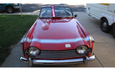 Triumph-Tr250-1968-red-tan-13