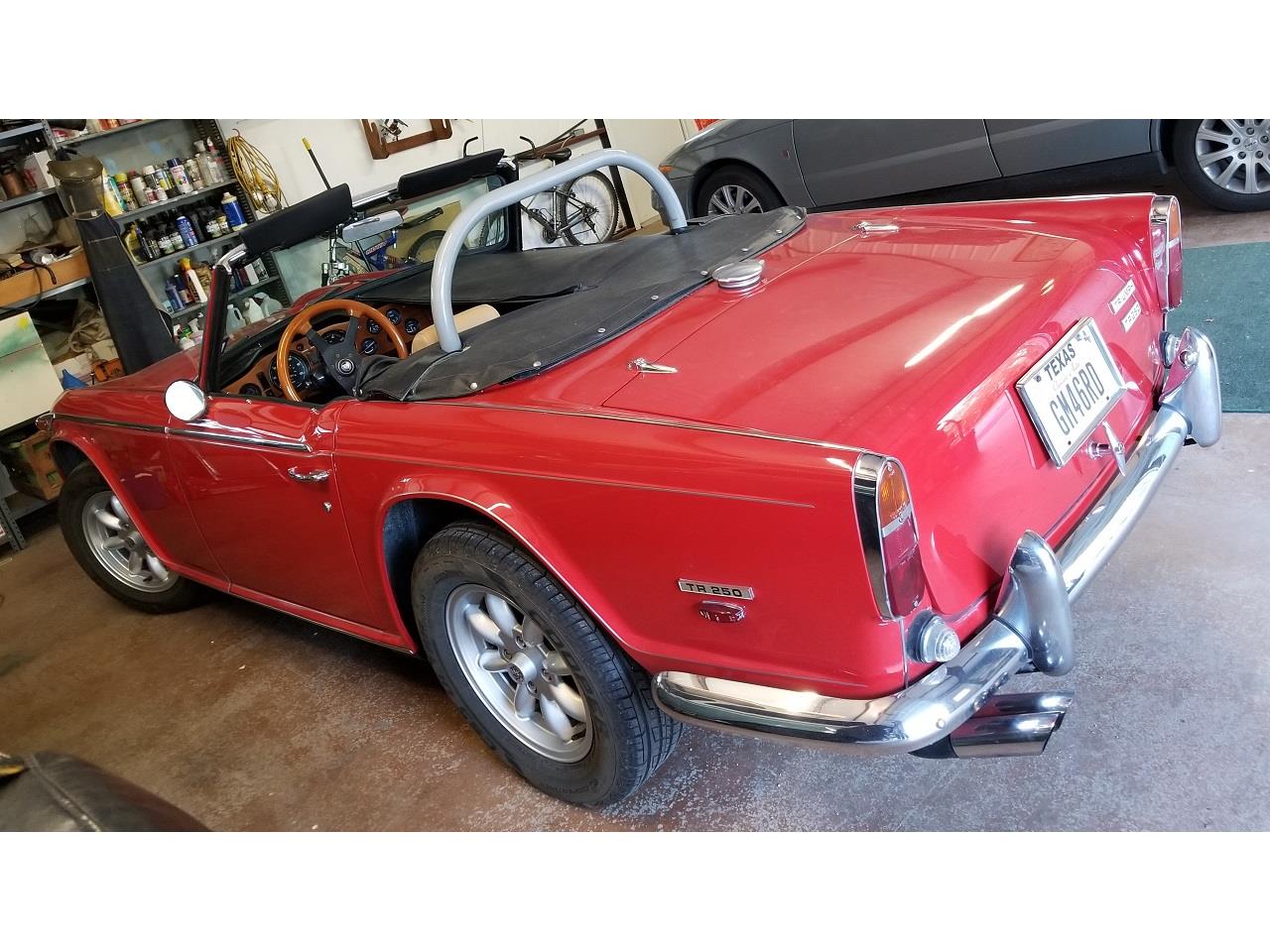 Triumph-Tr250-1968-red-tan-14