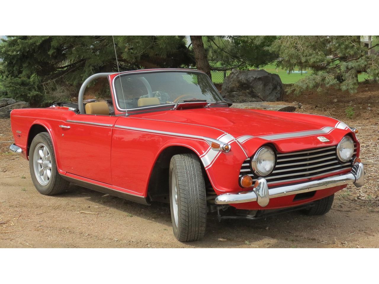 Triumph-Tr250-1968-red-tan-2