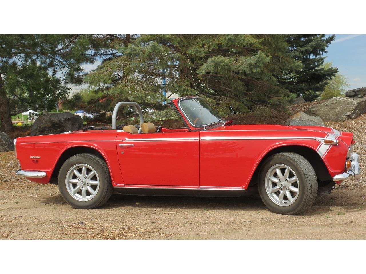 Triumph-Tr250-1968-red-tan-3