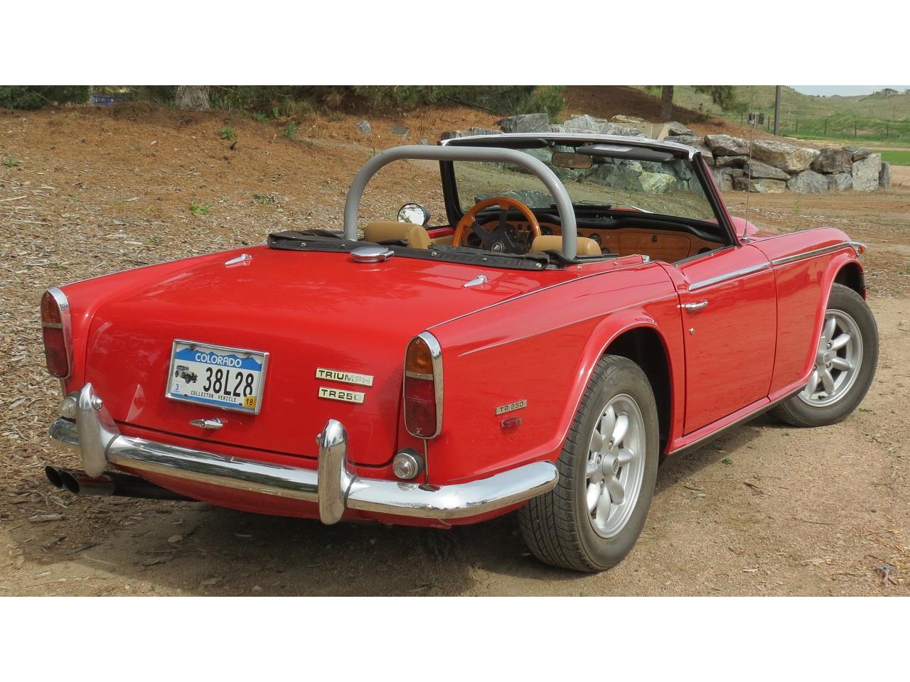 Triumph-Tr250-1968-red-tan-4