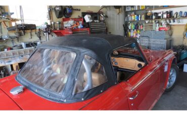 Triumph-Tr250-1968-red-tan-8