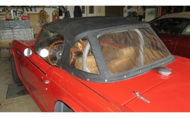 Triumph-Tr250-1968-red-tan-9