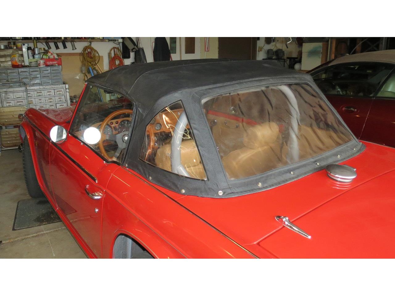 Triumph-Tr250-1968-red-tan-9