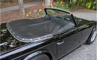 Triumph-Tr4-1964-New-Gloss-Black-pain-Light-grey-leather-1