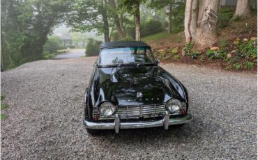 Triumph-Tr4-1964-New-Gloss-Black-pain-Light-grey-leather-10