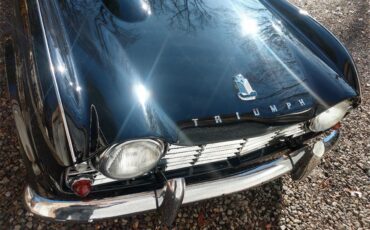 Triumph-Tr4-1964-New-Gloss-Black-pain-Light-grey-leather-11