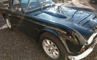 Triumph-Tr4-1964-New-Gloss-Black-pain-Light-grey-leather-12