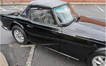 Triumph-Tr4-1964-New-Gloss-Black-pain-Light-grey-leather-14