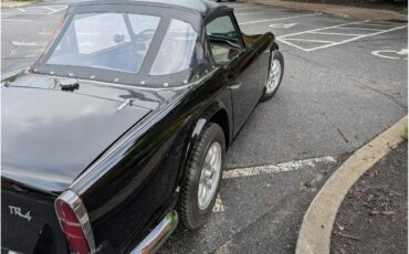 Triumph-Tr4-1964-New-Gloss-Black-pain-Light-grey-leather-17