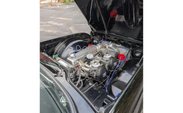 Triumph-Tr4-1964-New-Gloss-Black-pain-Light-grey-leather-44