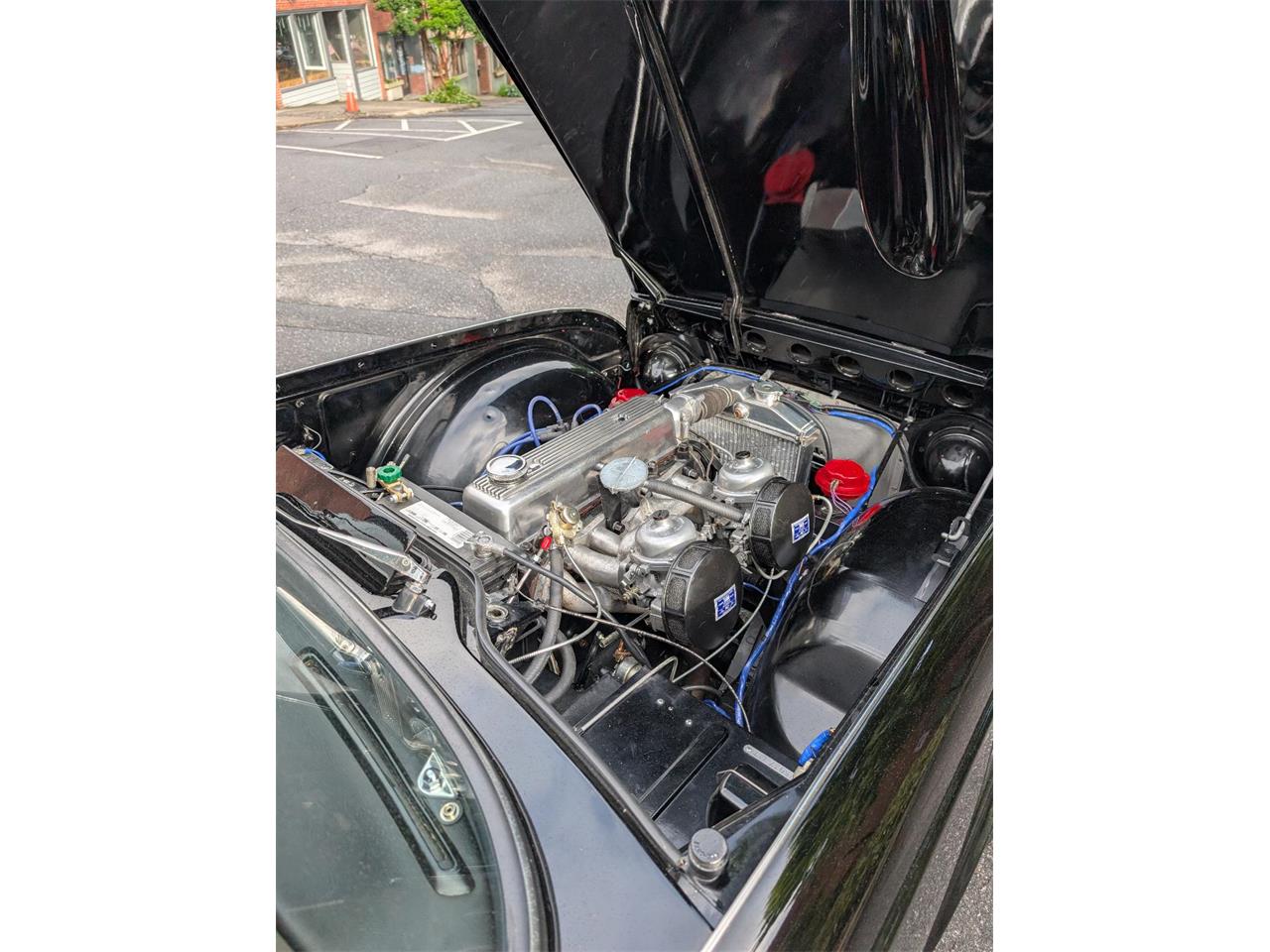 Triumph-Tr4-1964-New-Gloss-Black-pain-Light-grey-leather-44
