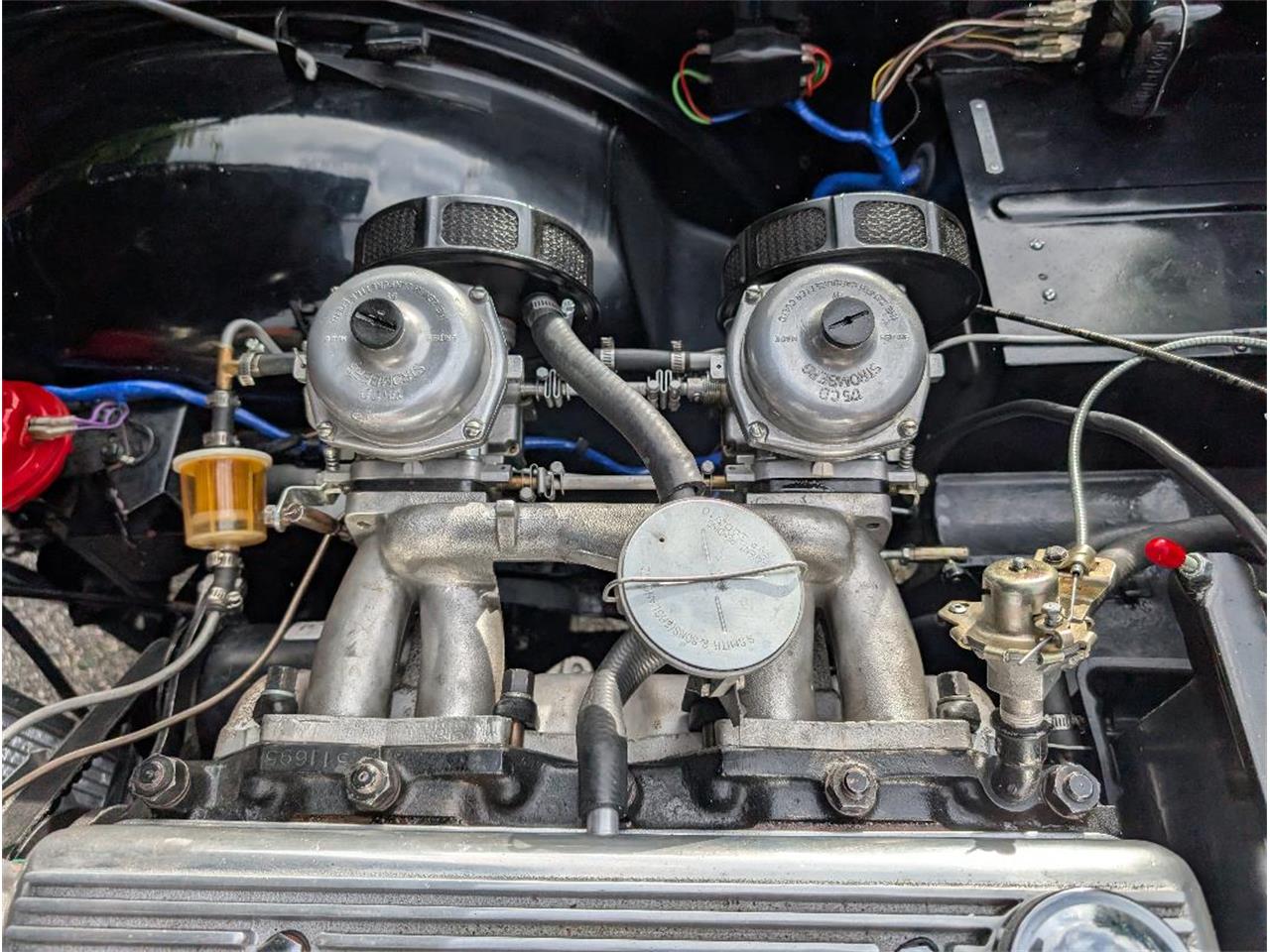 Triumph-Tr4-1964-New-Gloss-Black-pain-Light-grey-leather-45