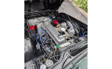 Triumph-Tr4-1964-New-Gloss-Black-pain-Light-grey-leather-46