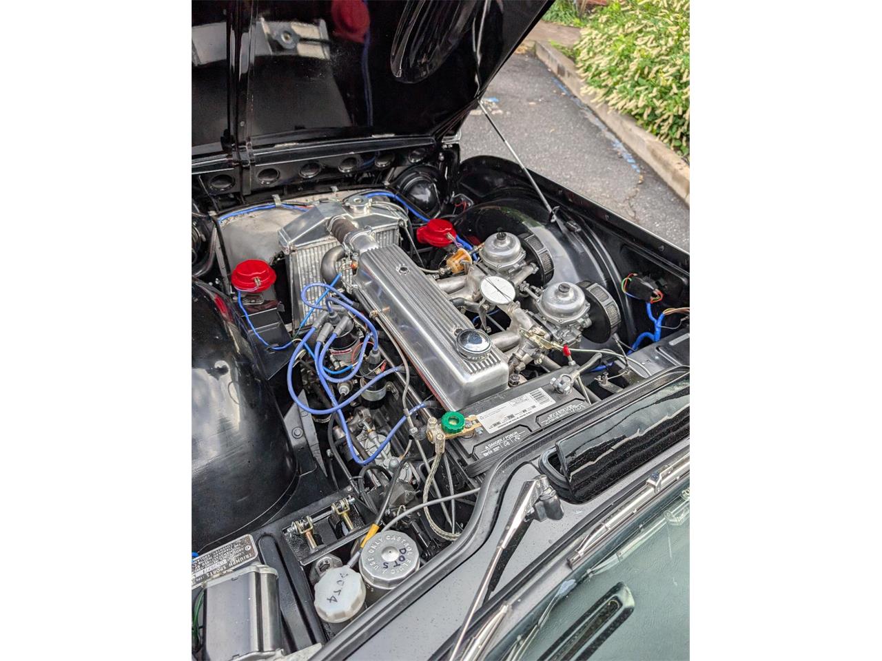 Triumph-Tr4-1964-New-Gloss-Black-pain-Light-grey-leather-46