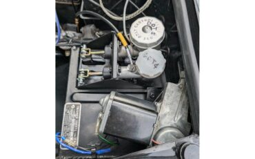 Triumph-Tr4-1964-New-Gloss-Black-pain-Light-grey-leather-47