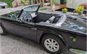 Triumph-Tr4-1964-New-Gloss-Black-pain-Light-grey-leather-60