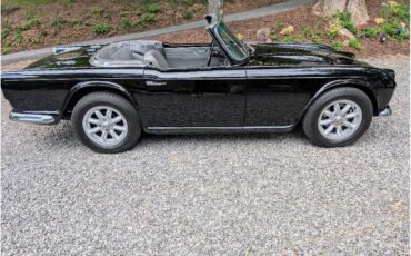 Triumph-Tr4-1964-New-Gloss-Black-pain-Light-grey-leather-62