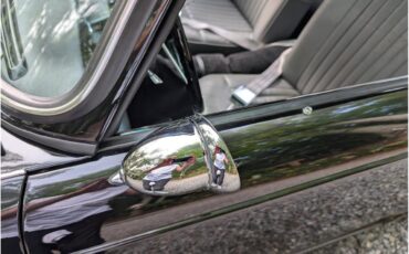 Triumph-Tr4-1964-New-Gloss-Black-pain-Light-grey-leather-64