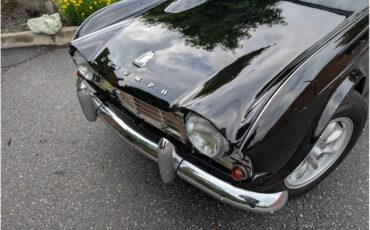 Triumph-Tr4-1964-New-Gloss-Black-pain-Light-grey-leather-7