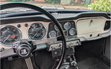 Triumph-Tr4-1964-New-Gloss-Black-pain-Light-grey-leather-70