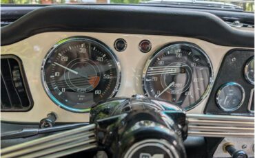 Triumph-Tr4-1964-New-Gloss-Black-pain-Light-grey-leather-71