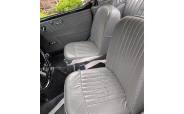 Triumph-Tr4-1964-New-Gloss-Black-pain-Light-grey-leather-79