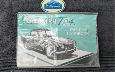 Triumph-Tr4-1964-New-Gloss-Black-pain-Light-grey-leather-82
