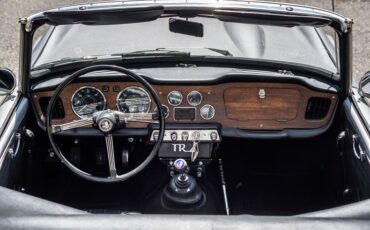 Triumph-Tr4-1965-Granite-Gray-Black-11