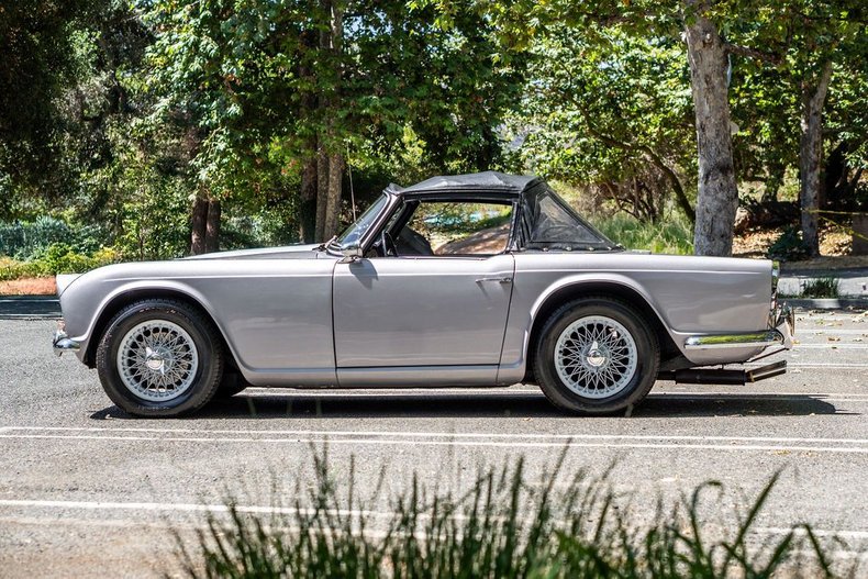 Triumph-Tr4-1965-Granite-Gray-Black-23
