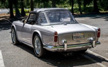 Triumph-Tr4-1965-Granite-Gray-Black-24