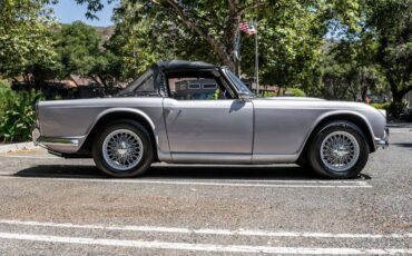 Triumph-Tr4-1965-Granite-Gray-Black-27