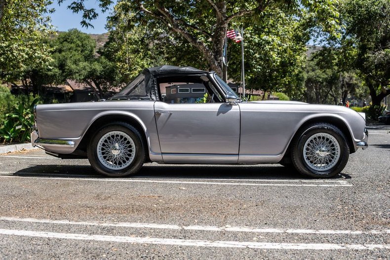 Triumph-Tr4-1965-Granite-Gray-Black-27