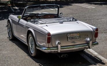 Triumph-Tr4-1965-Granite-Gray-Black-3